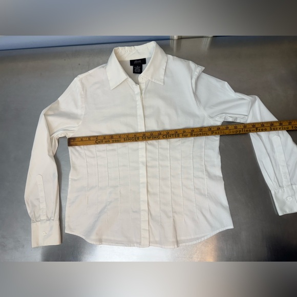 Fitted White Collared Blouse - Picture 5 of 8